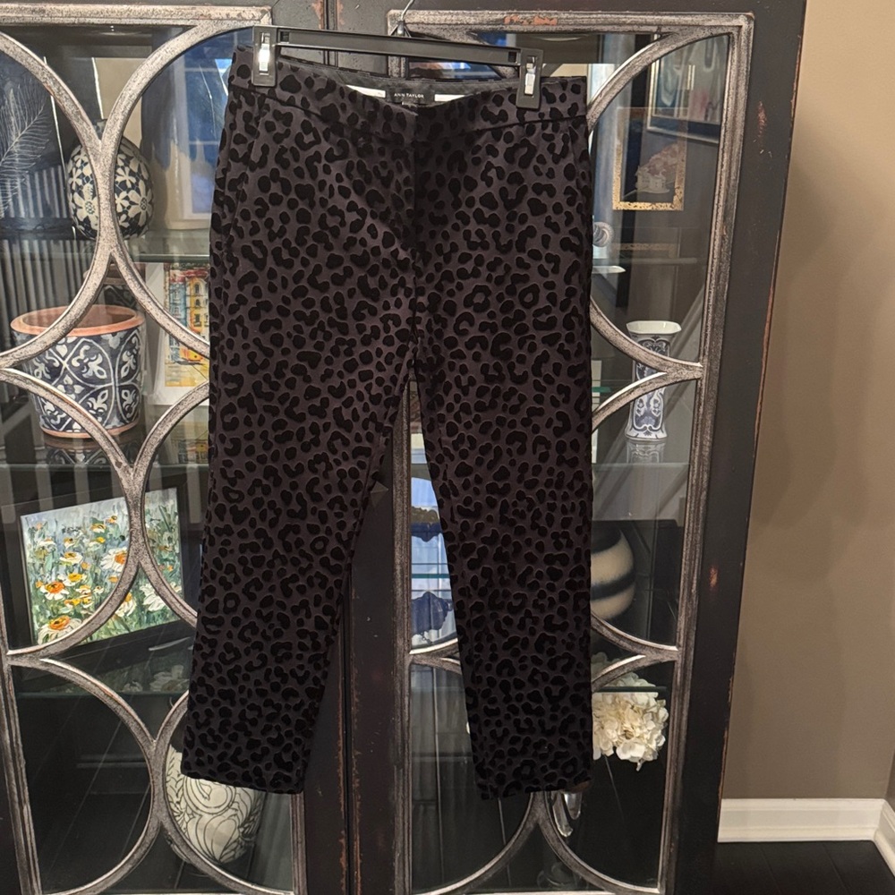 Ann Taylor Black Velvet Leopard Print Pants Size 2
